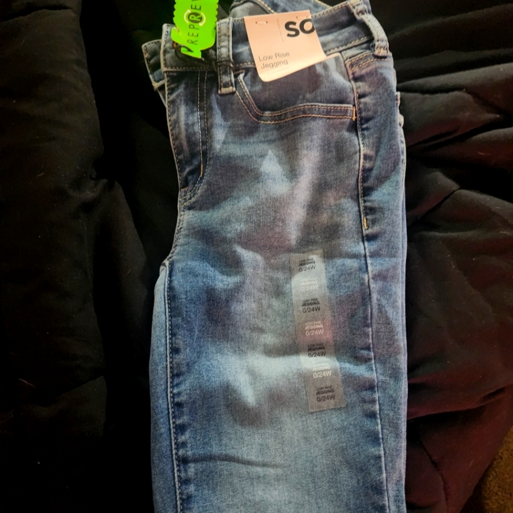 Juniors jeans